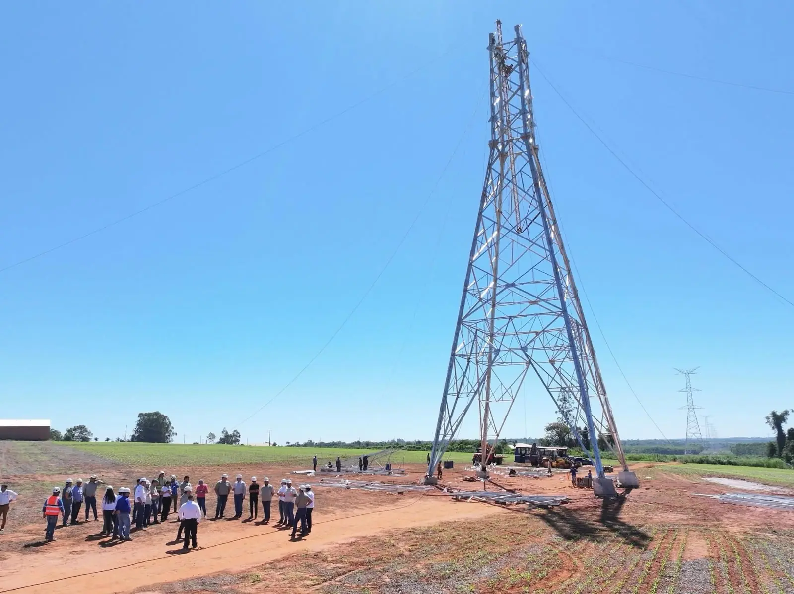 Montaje torre con equipo técnico